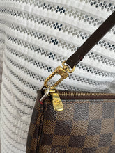 Lade das Bild in den Galerie-Viewer, LOUIS VUITTON POCHETTE

