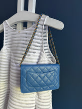 Lade das Bild in den Galerie-Viewer, CHANEL WOC
