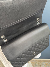 Lade das Bild in den Galerie-Viewer, CHANEL DOUBLE FLAP MAXI
