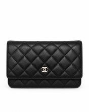 Lade das Bild in den Galerie-Viewer, CHANEL WOC
