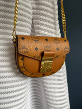 Lade das Bild in den Galerie-Viewer, MCM PATRICIA MINI BAG
