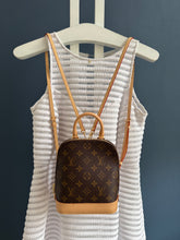 Lade das Bild in den Galerie-Viewer, LOUIS VUITTON ALMA RUCKSACK
