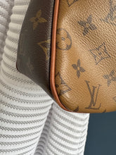 Lade das Bild in den Galerie-Viewer, LOUIS VUITTON DAUPHINE HOBO
