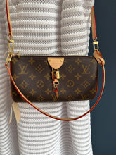 Lade das Bild in den Galerie-Viewer, LOUIS VUITTON TIRETTE
