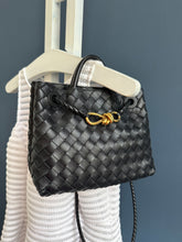 Lade das Bild in den Galerie-Viewer, BOTTEGA VENETA ANDIAMO
