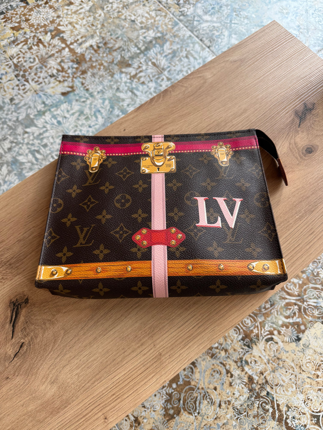 LOUIS VUITTON 26 TOILETRY SUMMER TRUNK