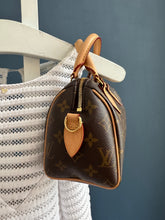 Lade das Bild in den Galerie-Viewer, LOUIS VUITTON SPEEDY 20
