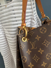 Lade das Bild in den Galerie-Viewer, LOUIS VUITTON GRACEFUL MM
