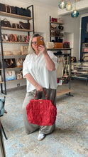 Lade das Bild in den Galerie-Viewer, PRADA NAPPALEDER SHOPPER
