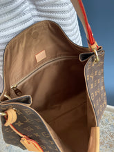 Lade das Bild in den Galerie-Viewer, LOUIS VUITTON GRACEFUL MM
