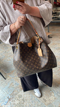 Lade das Bild in den Galerie-Viewer, LOUIS VUITTON GRACEFUL MM
