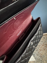 Lade das Bild in den Galerie-Viewer, CHANEL DOUBLE FLAP JUMBO
