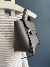 Lade das Bild in den Galerie-Viewer, CÉLINE BELT MICRO
