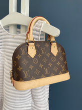 Lade das Bild in den Galerie-Viewer, LOUIS VUITTON ALMA BB
