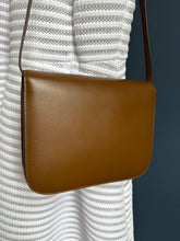 Lade das Bild in den Galerie-Viewer, CÉLINE BOX
