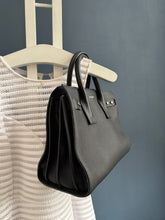 Lade das Bild in den Galerie-Viewer, YSL SAC DE JOUR
