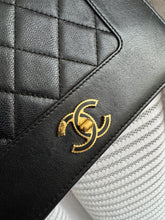 Lade das Bild in den Galerie-Viewer, CHANEL MADEMOISELLE WOC
