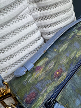 Lade das Bild in den Galerie-Viewer, LOUIS VUITTON MÉTIS MONET X JEFF KOONS
