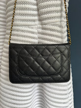 Lade das Bild in den Galerie-Viewer, CHANEL WOC
