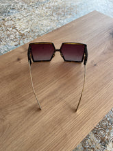Lade das Bild in den Galerie-Viewer, DIOR 30MONTAIGNE SONNENBRILLE
