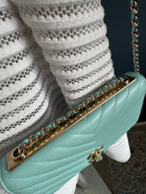 Lade das Bild in den Galerie-Viewer, CHANEL WOC
