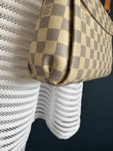 Lade das Bild in den Galerie-Viewer, LOUIS VUITTON CROISETTE
