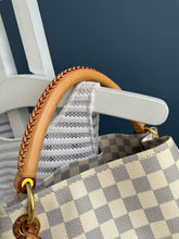 Lade das Bild in den Galerie-Viewer, LOUIS VUITTON ATRSY MM
