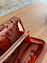 Lade das Bild in den Galerie-Viewer, HERMÈS SILK’IN CLASSIQUE GELDBÖRSE
