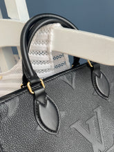 Lade das Bild in den Galerie-Viewer, LOUIS VUITTON ONTHEGO PM
