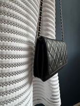 Lade das Bild in den Galerie-Viewer, CHANEL WOC
