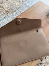 Lade das Bild in den Galerie-Viewer, YSL CLUTCH
