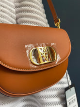 Lade das Bild in den Galerie-Viewer, MCM TRAVIA BAG
