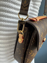 Lade das Bild in den Galerie-Viewer, LOUIS VUITTON MÉTIS
