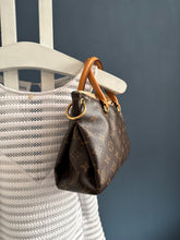 Lade das Bild in den Galerie-Viewer, LOUIS VUITTON PALLAS BB
