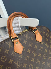 Lade das Bild in den Galerie-Viewer, LOUIS VUITTON ALMA PM
