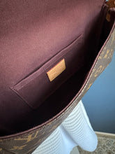 Lade das Bild in den Galerie-Viewer, LOUIS VUITTON FAVORITE MM
