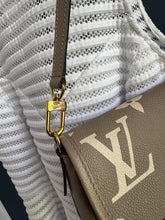Lade das Bild in den Galerie-Viewer, LOUIS VUITTON DIANE BICOLOR EMPREINTE
