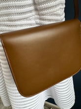 Lade das Bild in den Galerie-Viewer, CÉLINE BOX
