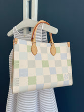 Lade das Bild in den Galerie-Viewer, LOUIS VUITTON ONTHEGO MM
