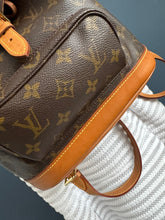 Lade das Bild in den Galerie-Viewer, LOUIS VUITTON MONTSOURIS MM
