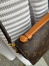 Lade das Bild in den Galerie-Viewer, LOUIS VUITTON MÉTIS
