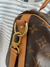 Lade das Bild in den Galerie-Viewer, LOUIS VUITTON SPEEDY 35 MIT SCHULTERRIEMEN
