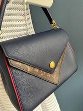 Lade das Bild in den Galerie-Viewer, LOUIS VUITTON DOUBLE V
