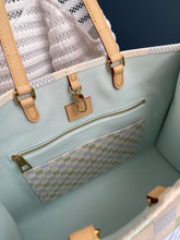 Lade das Bild in den Galerie-Viewer, LOUIS VUITTON ONTHEGO MM

