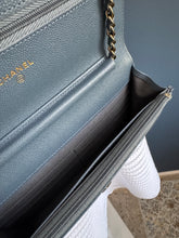 Lade das Bild in den Galerie-Viewer, CHANEL WOC
