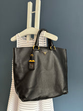 Lade das Bild in den Galerie-Viewer, PRADA VITELLO DAINO SHOPPER

