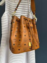 Lade das Bild in den Galerie-Viewer, MCM BEUTEL
