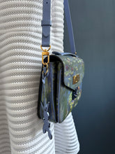 Lade das Bild in den Galerie-Viewer, LOUIS VUITTON MÉTIS MONET X JEFF KOONS
