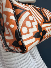 Lade das Bild in den Galerie-Viewer, LOUIS VUITTON SPEEDY 25 CRAFTY
