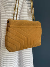 Lade das Bild in den Galerie-Viewer, YSL LOULOU WILDLEDER
